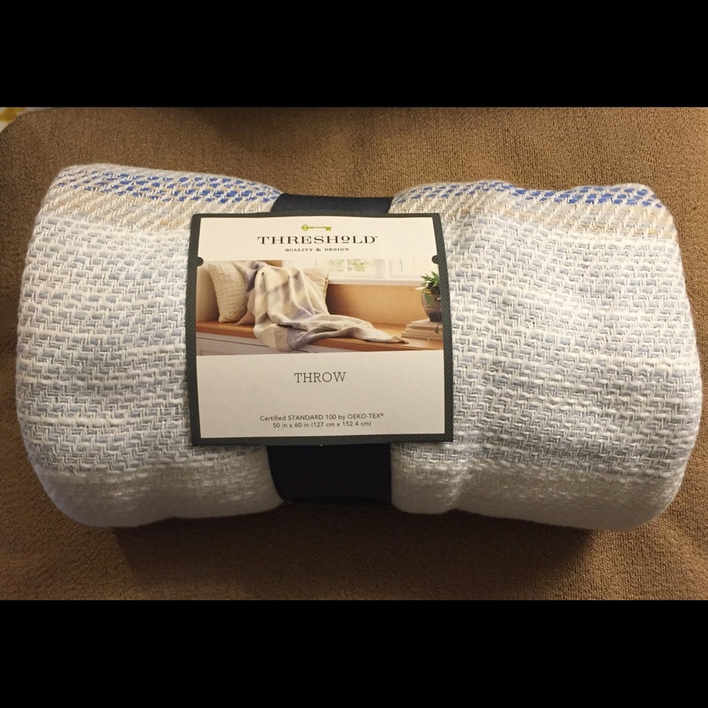 Threshold Woven Throw 100% Cotton 50” x 60” Blue - Picture 2 of 4